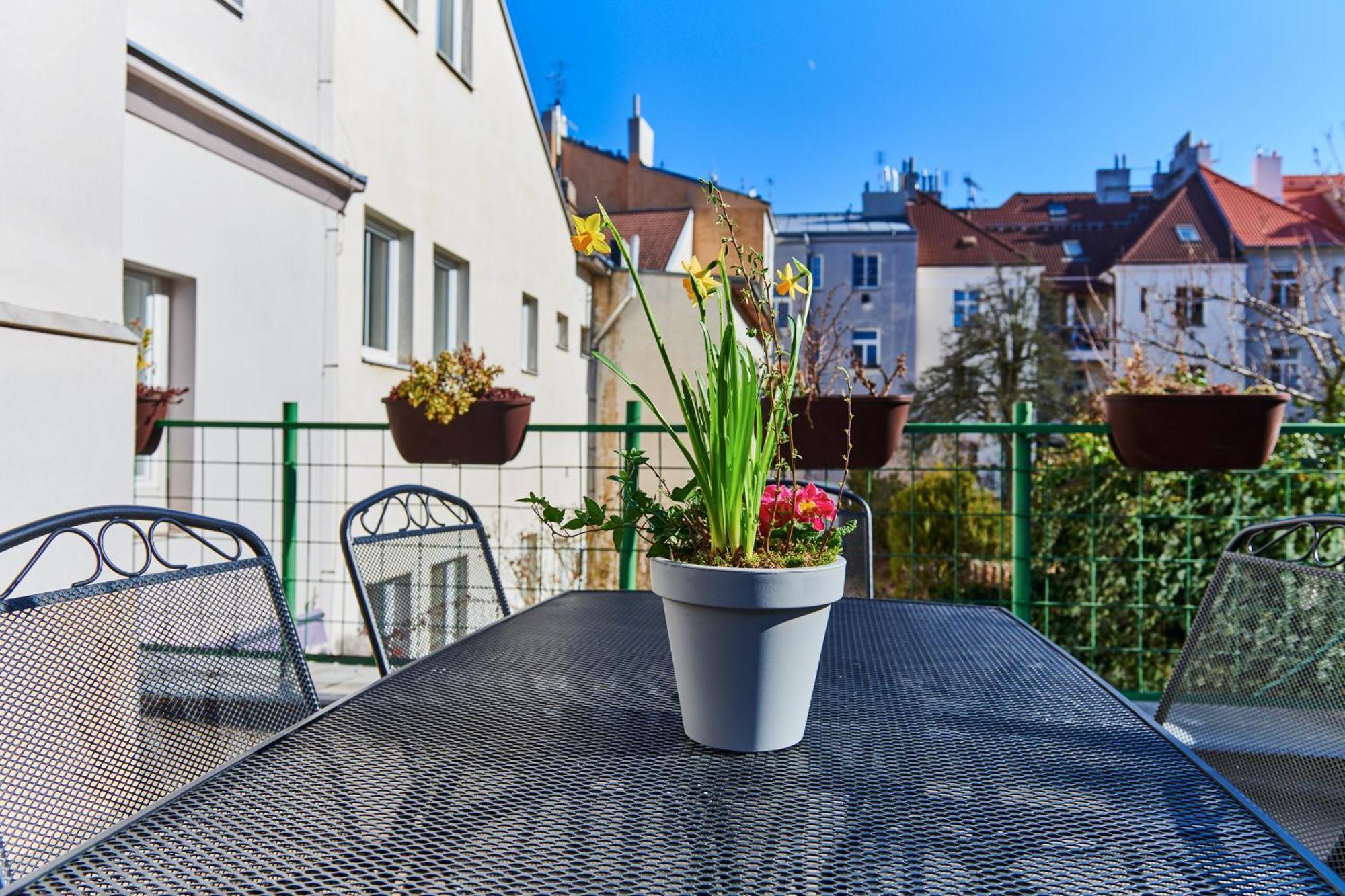 Daire Cozy With Terrace Near Castle *
