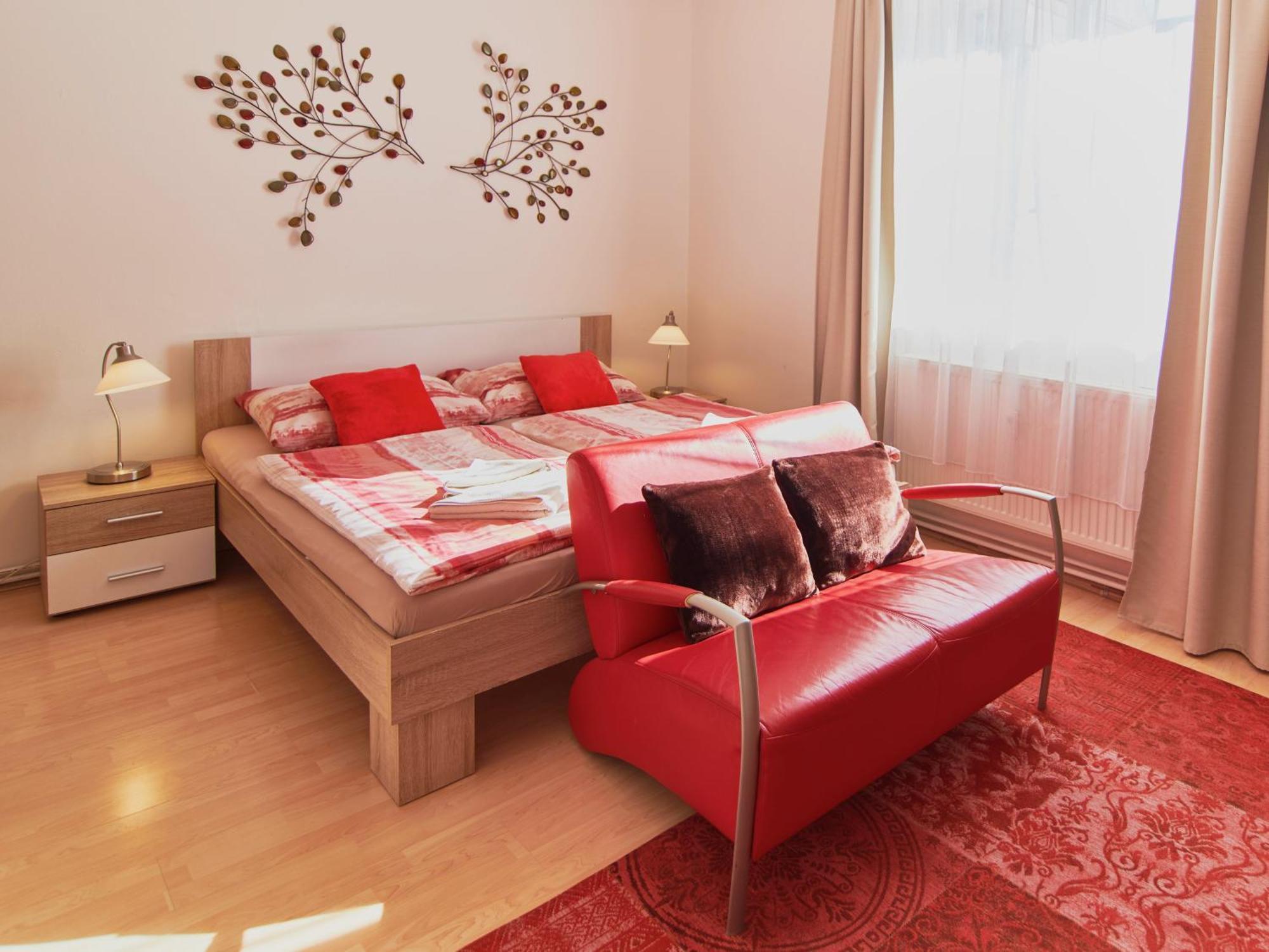 Cozy With Terrace Near Castle Daire